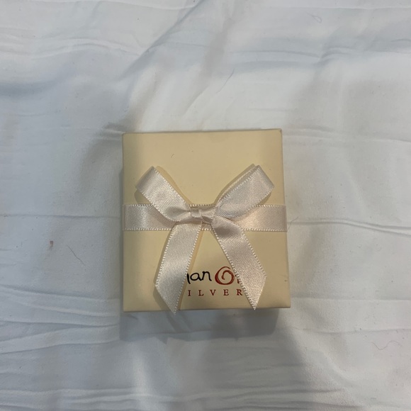 Celtic Knot Infinity Necklace NIB - Picture 2 of 3